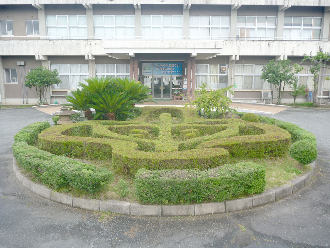 淀江中学校の前庭